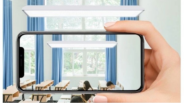 華輝教育照明對教室進行<i style='color:red'>改造后</i>，為學生打造教室優(yōu)質照明光環(huán)境