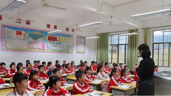 政策倒計時！全國<i style='color:red'>教室照明</i>改造招投標進入黃金50天